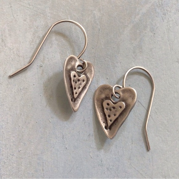 New Sundance Charm heart Earrings - Picture 8 of 10